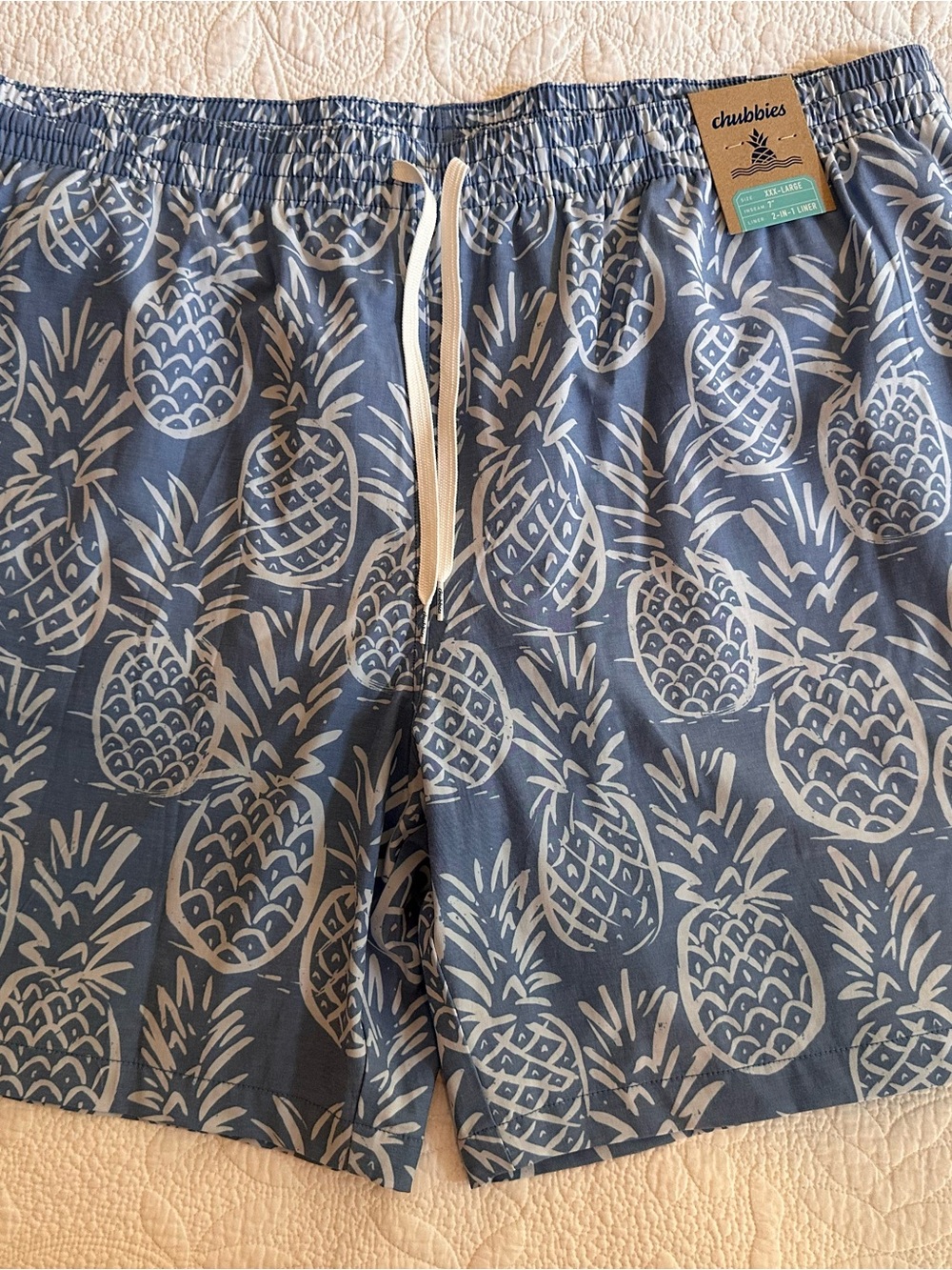 chubbies Blue Pineapple-Print Men's Swim Shorts NWT